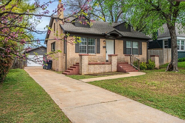 Building Photo - 2 Bed/1 Bath Home Near OCU!