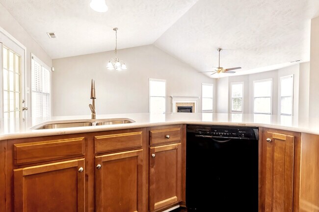 Building Photo - 318 Tennessee Walker Dr