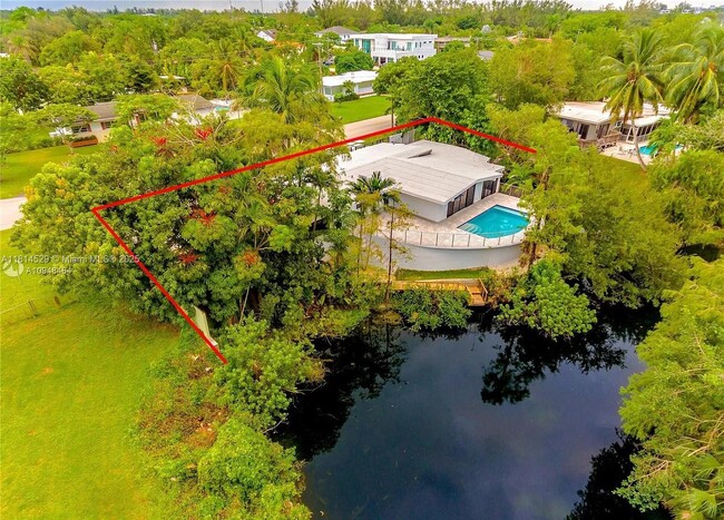 Primary Photo - 6025 SW 72nd Ave