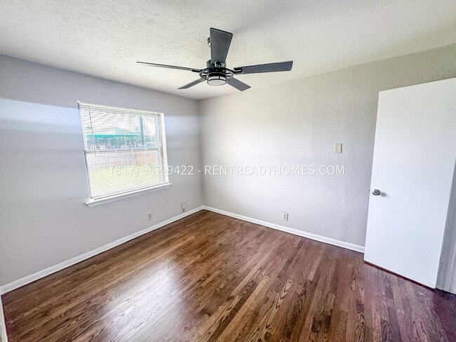 Building Photo - 3022 Larry Dr