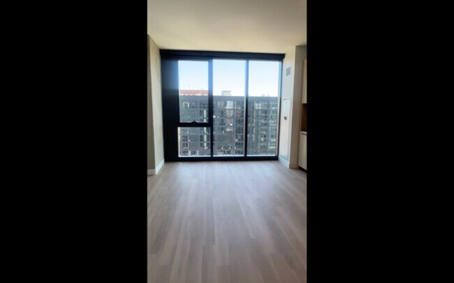 Building Photo - 224 N Ada St