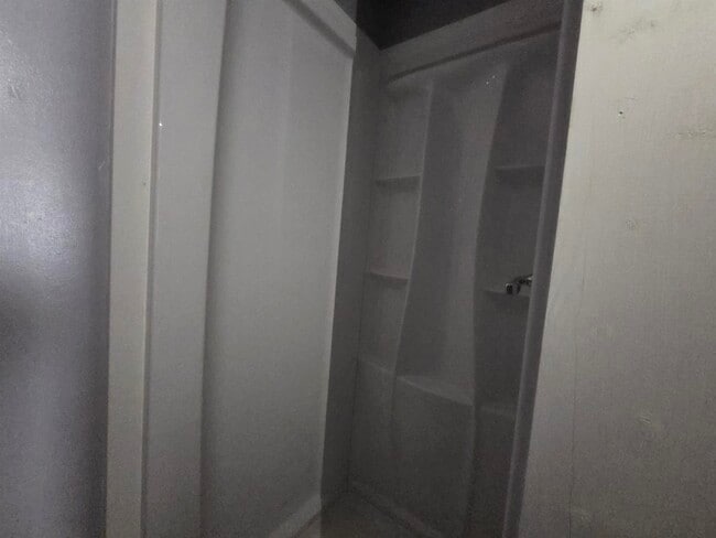 Building Photo - 1320 Faxon Ave