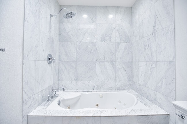 Building Photo - 1337 Berkeley St