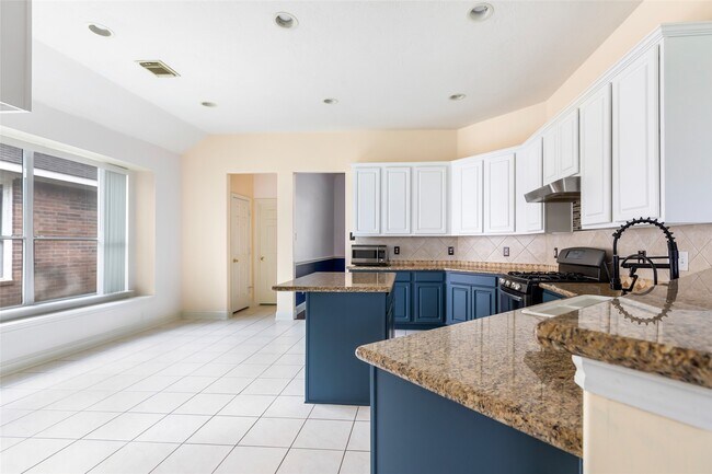 Building Photo - 18418 Hot Creek Ct