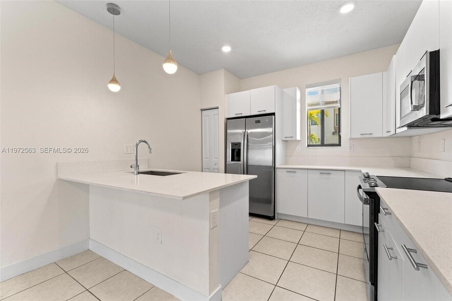 Building Photo - 4546 NW 83rd Ave