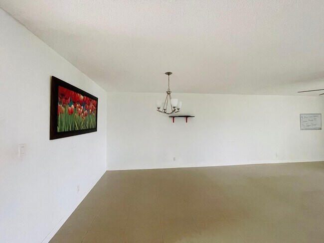 Building Photo - 6300 S Falls Cir Dr