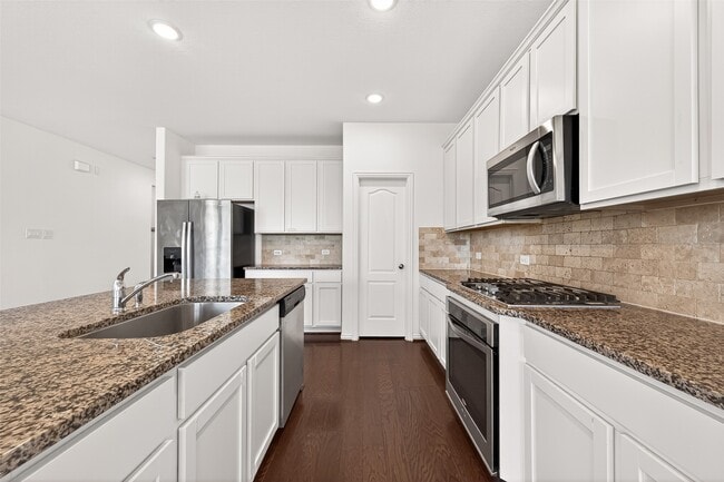 Building Photo - 8114 Royal Palm Ct