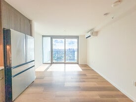 Building Photo - 1500 Rycroft St