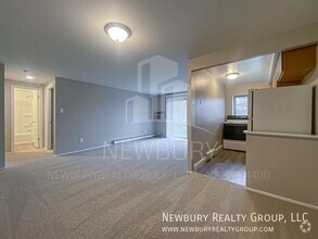 Building Photo - **Take a look at that bathroom** Move-in R...