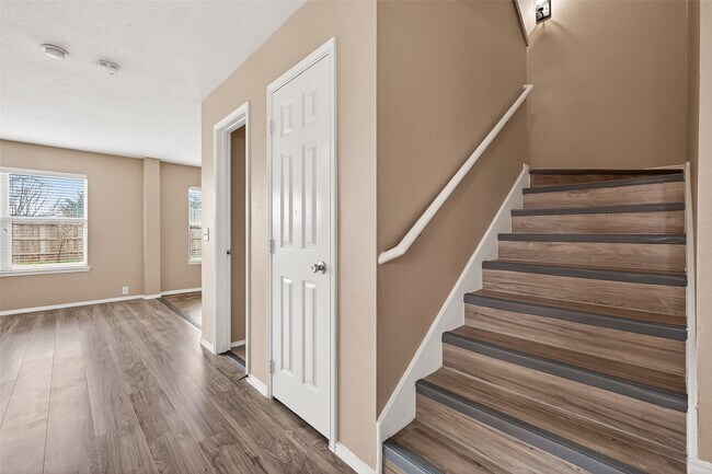 Building Photo - 15007 Sugar Sands Dr