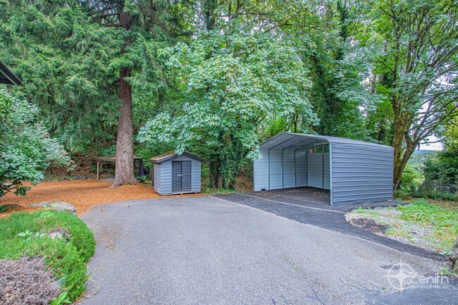 Building Photo - Beautifully Remodeled 5 Bedroom Camas Home...