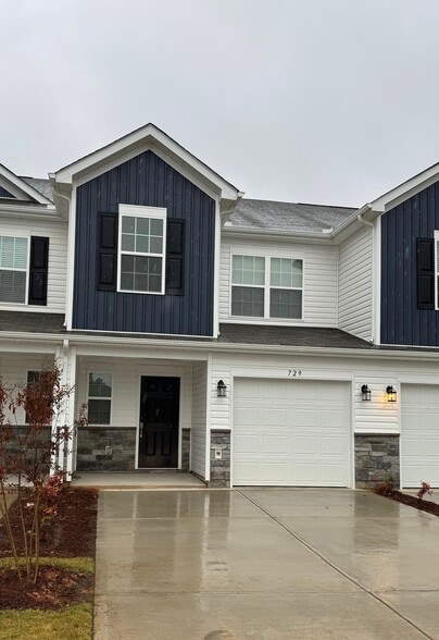 Building Photo - 729 Peyden Ln