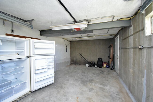 Building Photo - 1800 Keith Dr