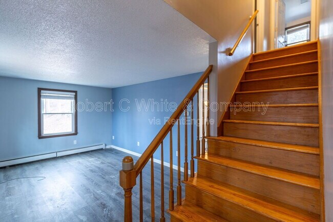 Building Photo - 190 S Windham Rd