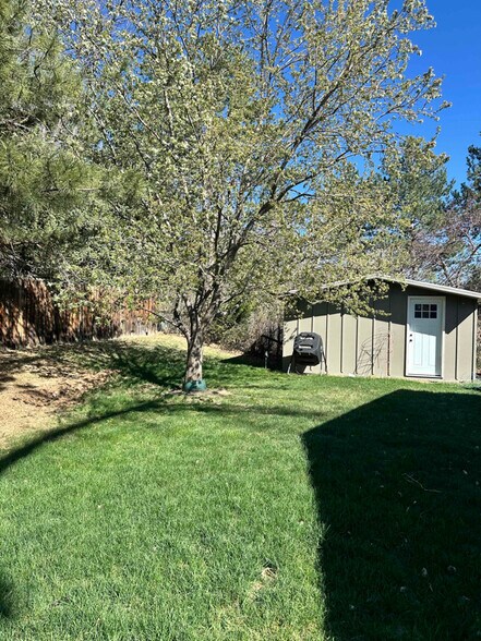 Building Photo - 5518 Gunbarrel Rd