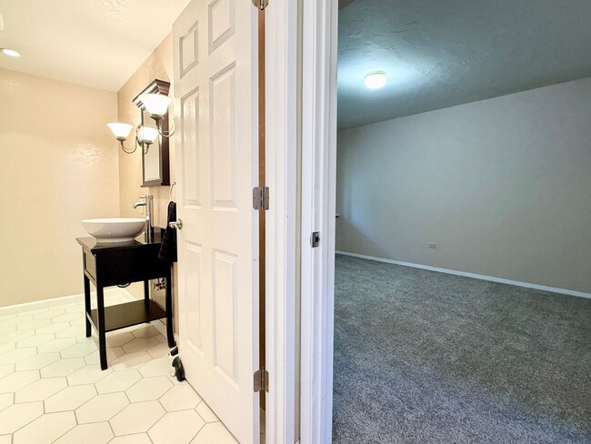 Building Photo - 1163 Grand Teton Dr