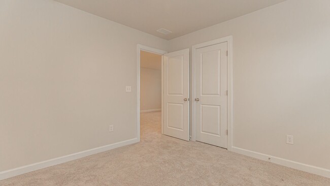 Building Photo - Picture-Perfect New Home in Clear Pond