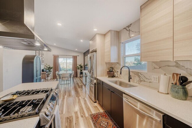 Building Photo - 5313 Downs Dr