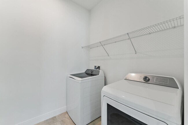 Building Photo - 9345 SW Pepoli Way