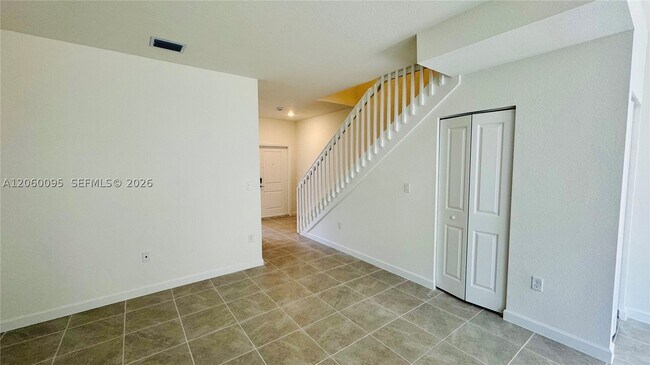 Building Photo - 2632 SE 27th Dr