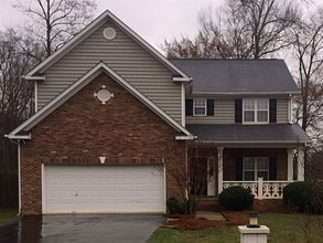 Building Photo - 3520 Huntingridge Drive