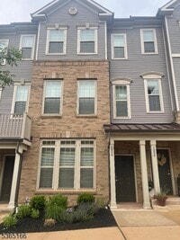 Building Photo - 1006 Station Rd
