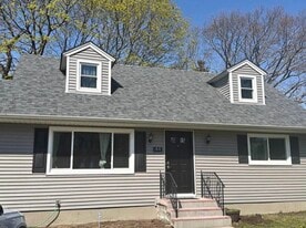Building Photo - 44 Pine Tree Dr