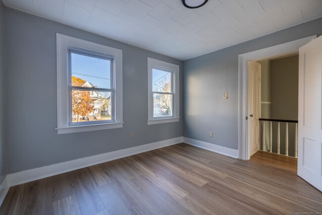 Building Photo - 216 Howard Ave