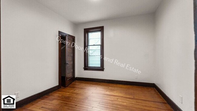 Building Photo - 1209 Rivermet Ave