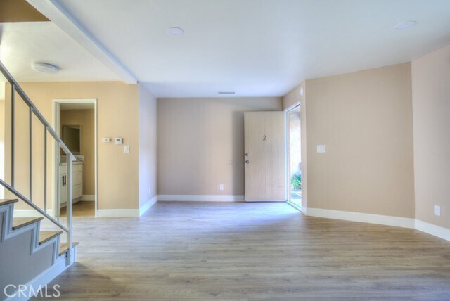 Building Photo - 313 S Almansor St