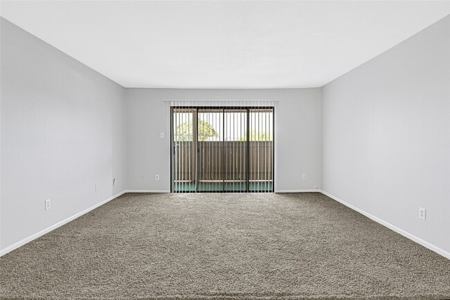 Building Photo - 8515 Hearth Dr