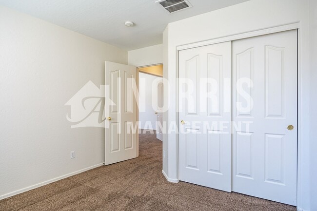 Building Photo - Beautiful Home with a Freshly Updated Pool...