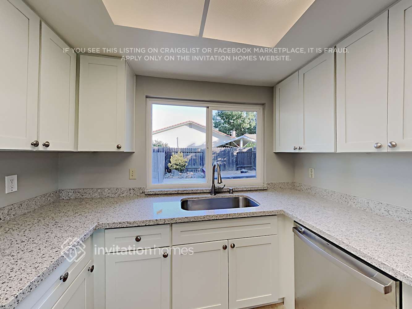 Building Photo - 8977 Park Meadows Dr
