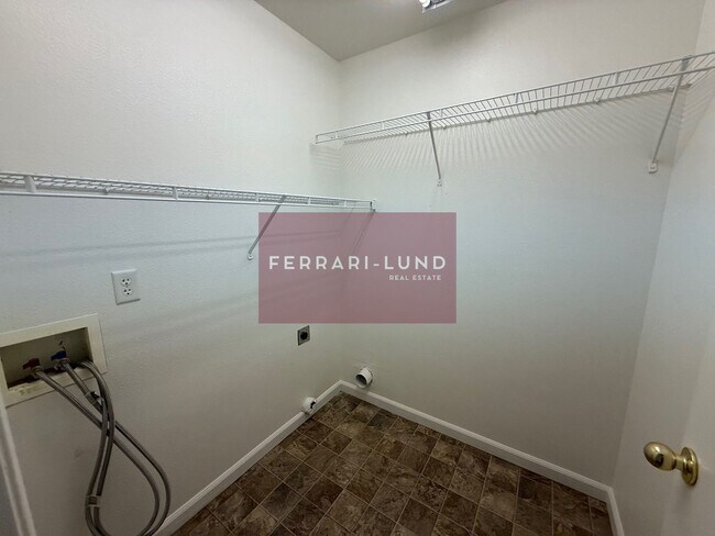 Building Photo - ??Located in Stead, with easy access to local amenities & parks - Kay DeAlba Property!!??