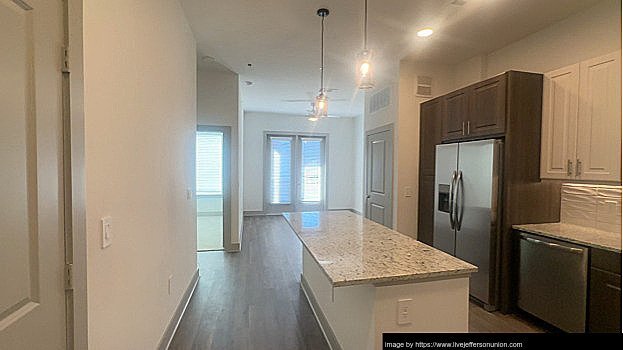 Building Photo - 4550 Windhaven Pkwy