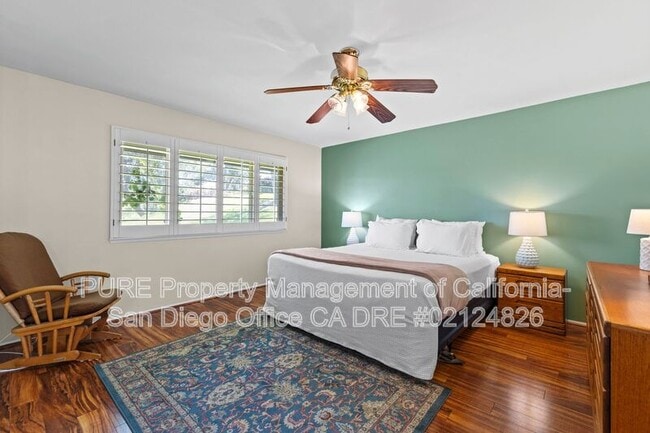 Building Photo - 12576 Oaks N Dr