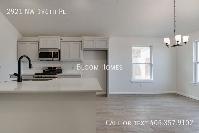 Building Photo - 2921 NW 196th Pl