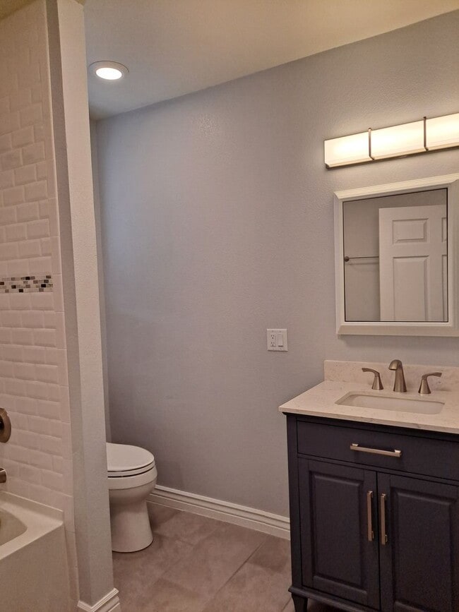 Building Photo - ALL PROSPECTIVE TENANTS MUST SUBMIT A $58 ...