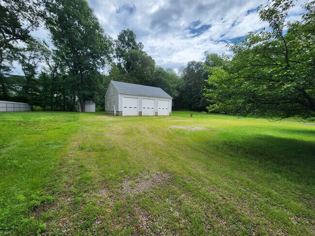 Building Photo - 426 S County Trail