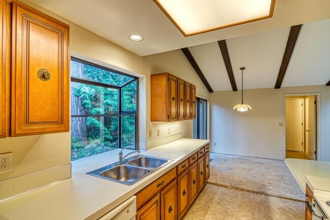 Building Photo - Mercer Island Home