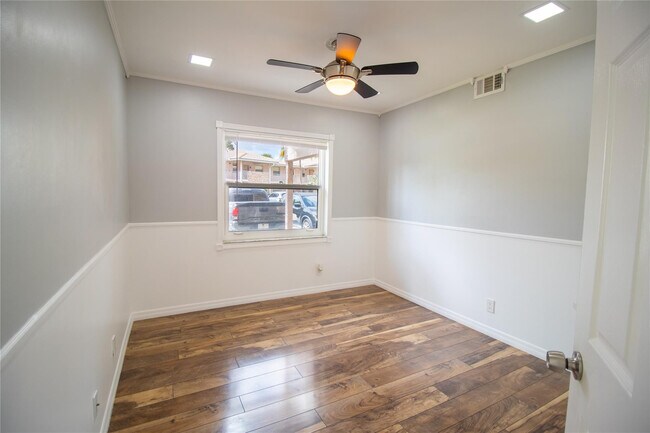 Building Photo - 8401 Royal Palm Blvd