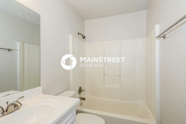 Building Photo - 5 Bedroom Pet-Friendly Home in ELLENWOOD, GA with Main Street Renewal