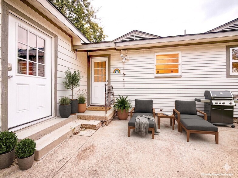 Building Photo - 1315 Whitley Dr