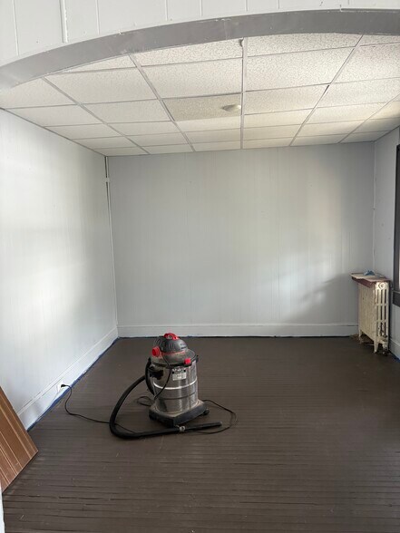 Building Photo - 451 Oak St