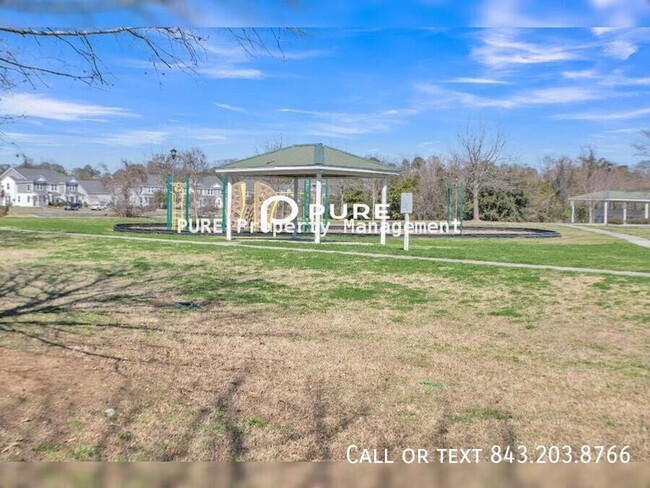 Building Photo - Charming Two-Story Townhouse Near Park Cir...