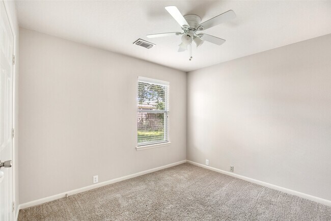Building Photo - 2822 Foster Hill Dr