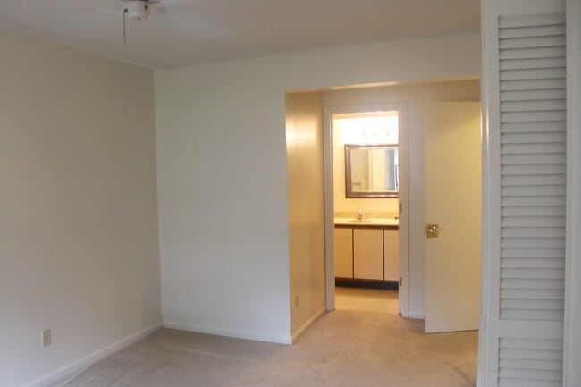 Building Photo - 1034 Blue Ridge Dr