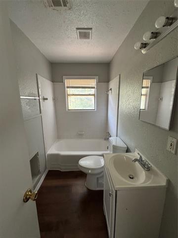 Building Photo - 8706 Cardella Ave