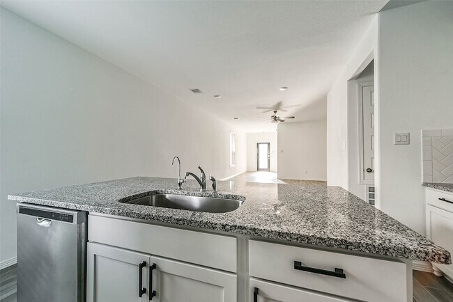 Building Photo - 5626 Tabula Rasa Dr