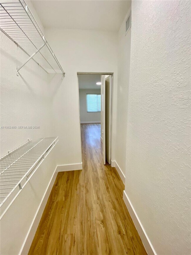 Building Photo - 11032 Legacy Dr